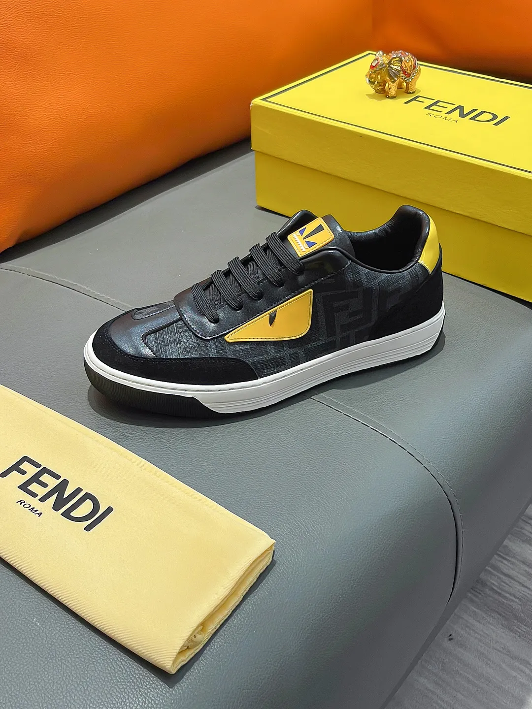 Men's shoes FENDI "Fendi" P400 Regular size: 38-44 (casual shoes) Product materials: Selected cowhide upper, soft sheepskin lining; original outsole.